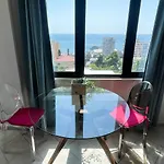 Nostalgic Sea View Appartement